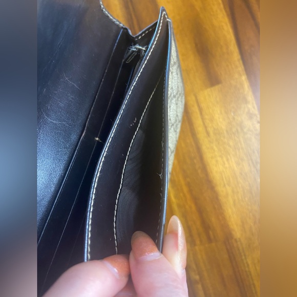 Gucci Canvas Monogram Clutch Wallet - Picture 11 of 11